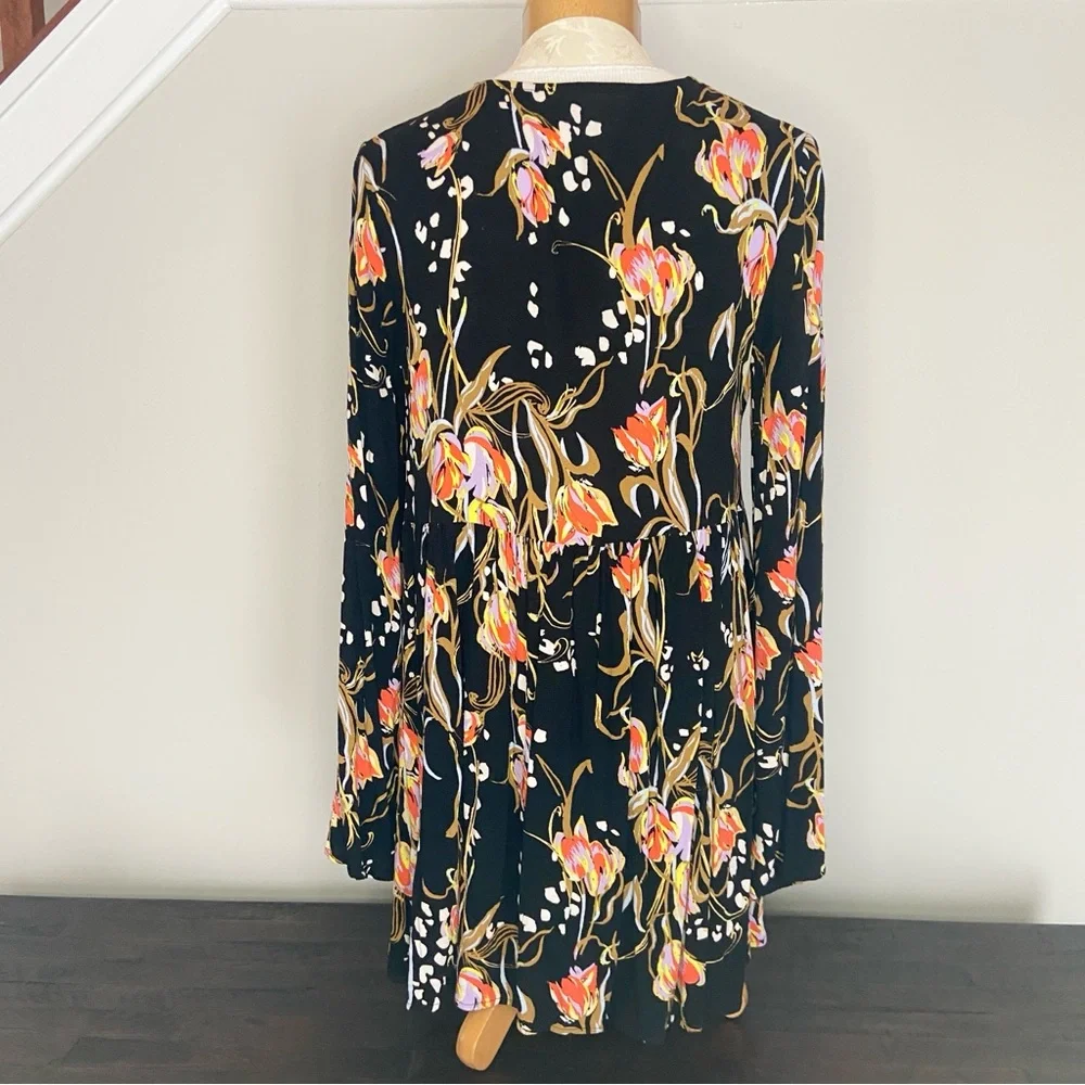 Free People Bella Printed Black Onyx Floral Tunic Size Medium